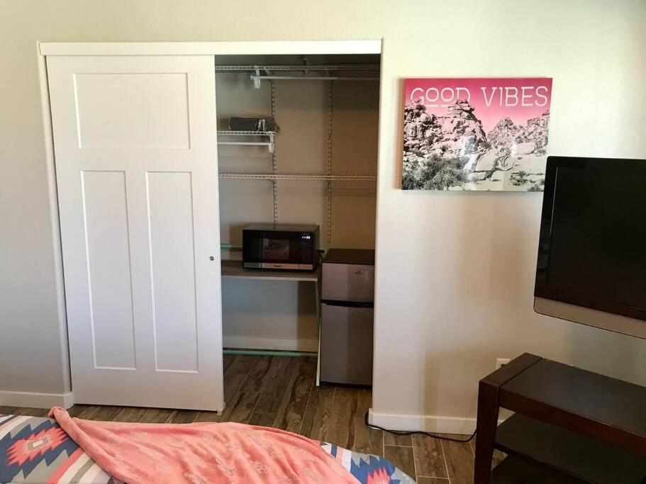 Private View On The Lake Side Of 95! Sleeps 16 Lake Havasu City Eksteriør billede