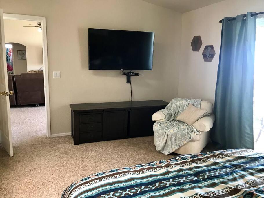 Private View On The Lake Side Of 95! Sleeps 16 Lake Havasu City Eksteriør billede