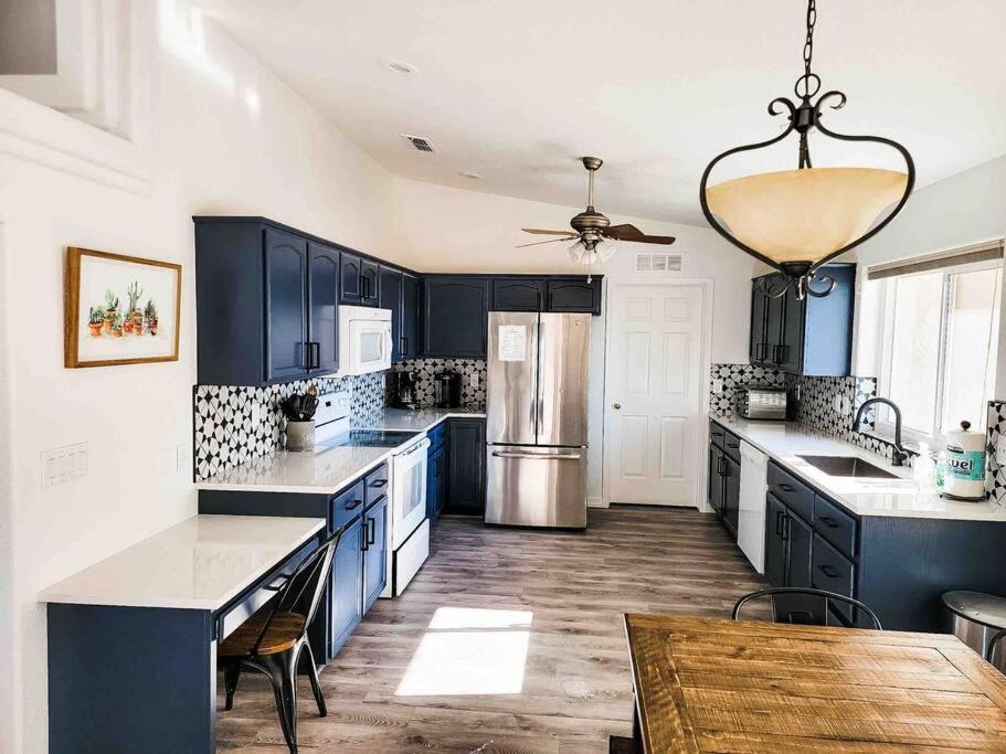 Private View On The Lake Side Of 95! Sleeps 16 Lake Havasu City Eksteriør billede